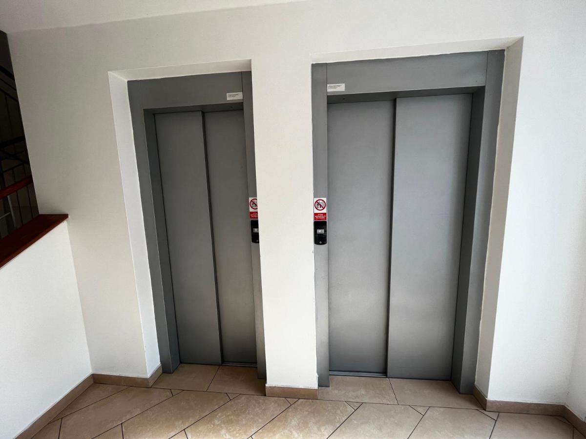 Monfas Apartment Garden City Прага Экстерьер фото